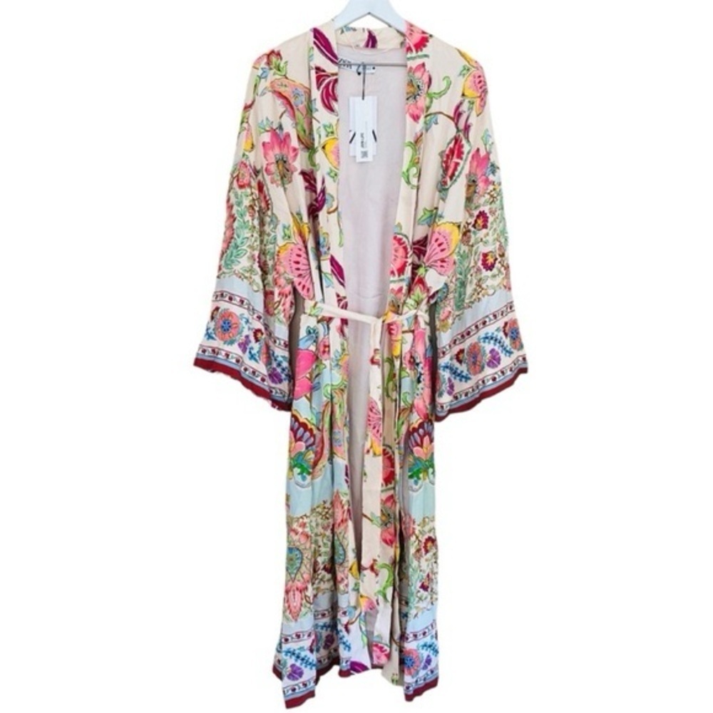 Zara dreamy lined robe with sash. NWOT